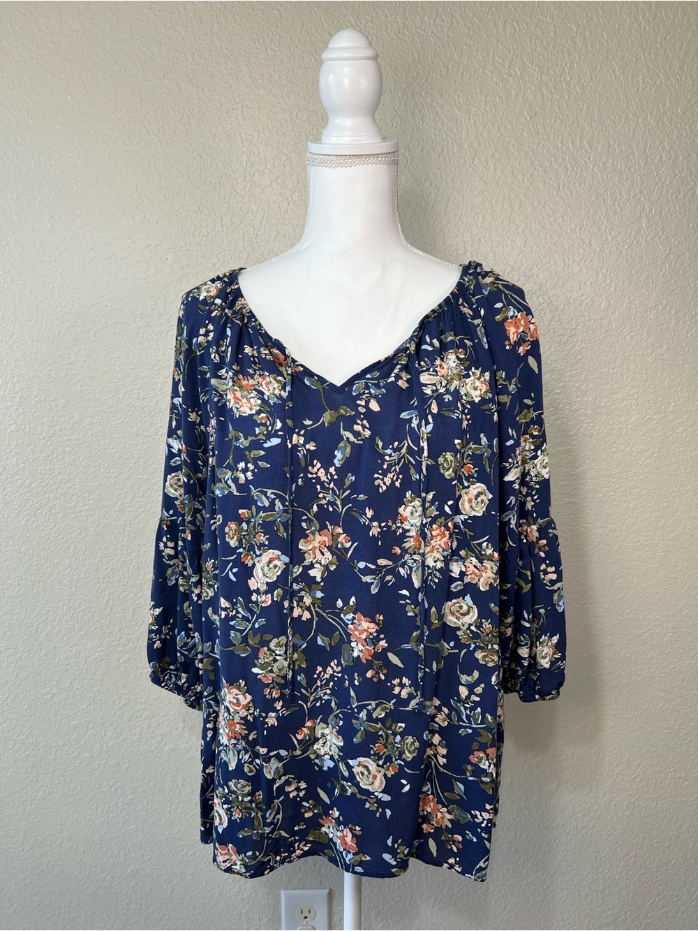 Brina & Em Women’s Plus Size 1X 3/4 Sleeve Navy Peach Floral Blouse Lightweight